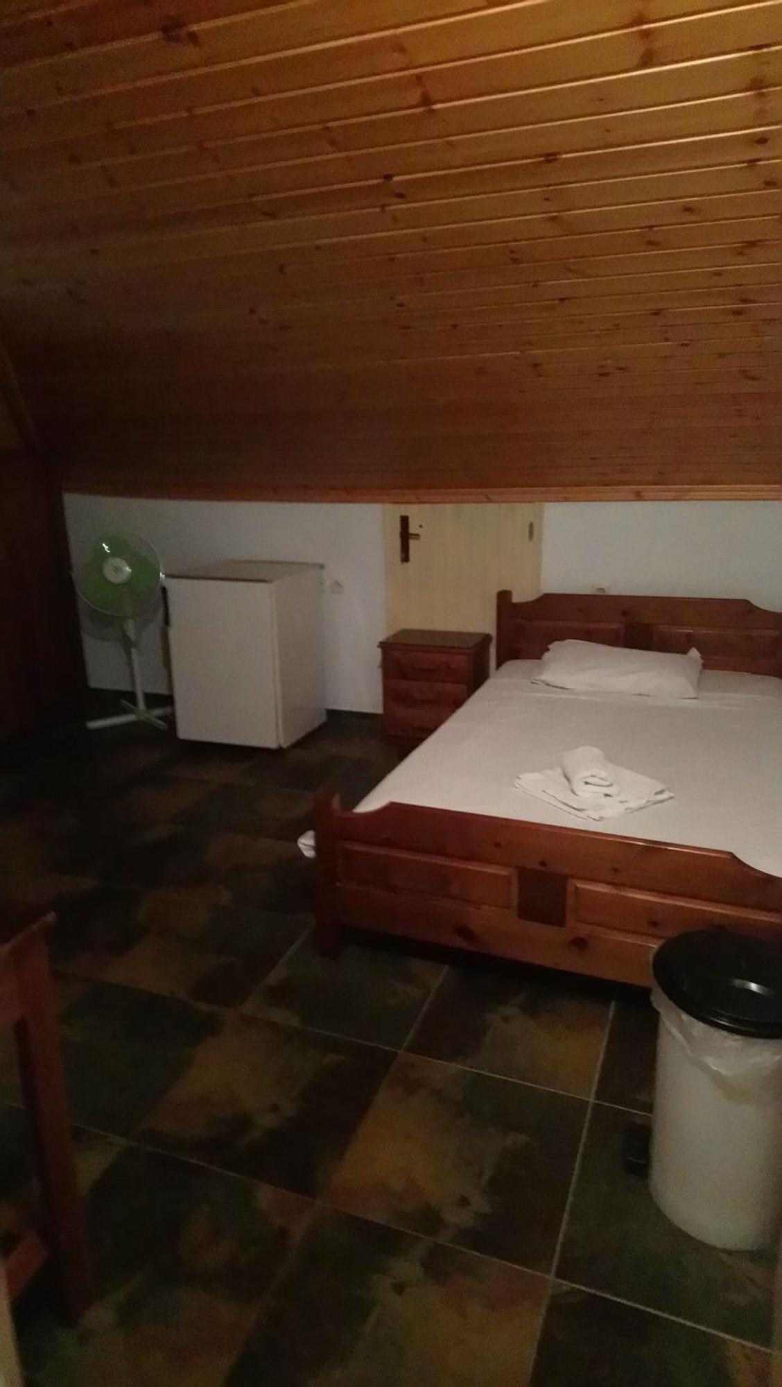 Kiwi Kastle Aparthotel เนอาโฟเกีย ภายนอก รูปภาพ